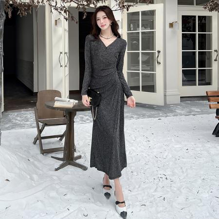 FA51592# 气质高档性感V领包臀长裙秋冬新款高级感长袖亮丝修身连衣裙