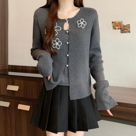 FA51623# 大码假两件花朵钉珠针织衫上衣秋冬新款内搭灰色打底衫 服裝批發女裝批發服飾貨源