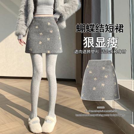 FA51629# 防走光高腰包臀半身裙女秋冬刺绣蝴蝶结短裙氛围感毛呢裙子 服裝批發女裝批發服飾貨源