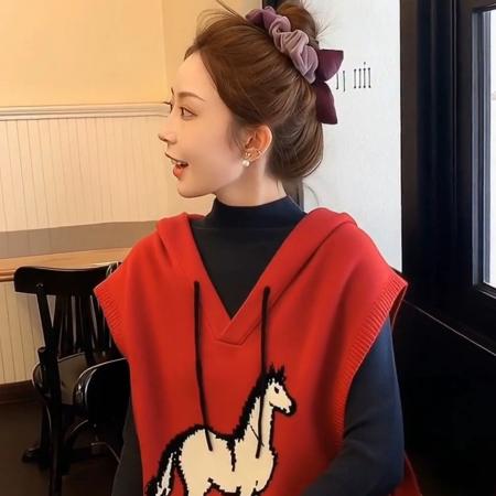 FA51643# 红色小马针织背心叠穿超好看冬装马甲女款新款冬外穿内搭上衣 服裝批發女裝批發服飾貨源