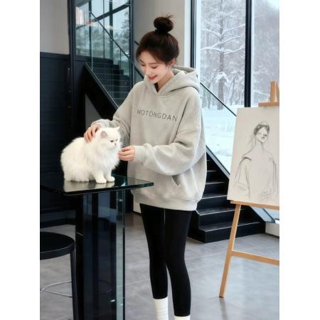 FA51644# 巨好看灰色字母印花连帽加绒卫衣秋装新款女款宽松慵懒风上衣 服裝批發女裝批發服飾貨源