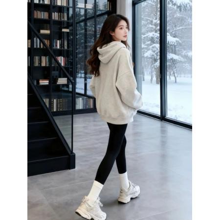 FA51644# 巨好看灰色字母印花连帽加绒卫衣秋装新款女款宽松慵懒风上衣 服裝批發女裝批發服飾貨源