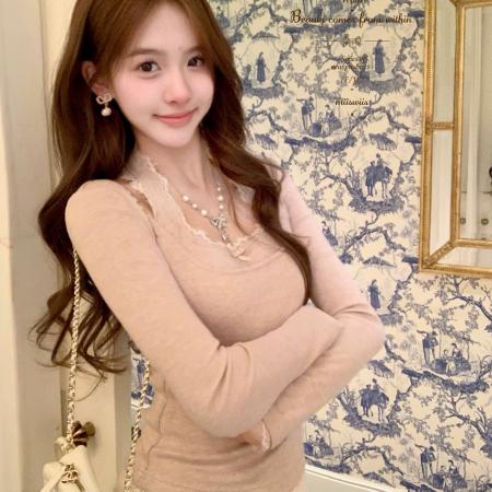 FA51668# 维斯小姐燕麦奶咖带胸垫假两件针织打底高弹力定染蕾丝打底衫 服裝批發女裝批發服飾貨源