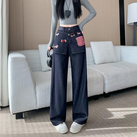 FA51671# 卡通刺绣假两件屁帘牛仔裤女秋季新款设计感直筒阔腿裤 服裝批發女裝批發服飾貨源