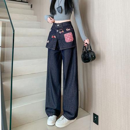 FA51671# 卡通刺绣假两件屁帘牛仔裤女秋季新款设计感直筒阔腿裤 服裝批發女裝批發服飾貨源