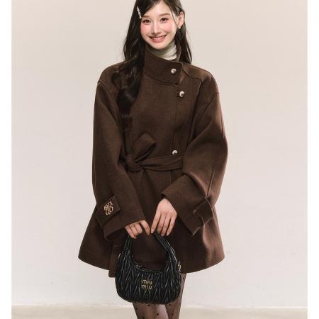 FA51717# 有配饰复古高级感立领毛呢外套冬新款系带收腰显瘦气质大衣 服裝批發女裝批發服飾貨源