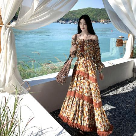 FA51784# 度假风露肩碎花裙复古长袖连衣裙大码遮肉波西米亚流苏裙 服裝批發女裝批發服飾貨源