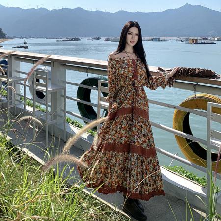 FA51784# 度假风露肩碎花裙复古长袖连衣裙大码遮肉波西米亚流苏裙 服裝批發女裝批發服飾貨源