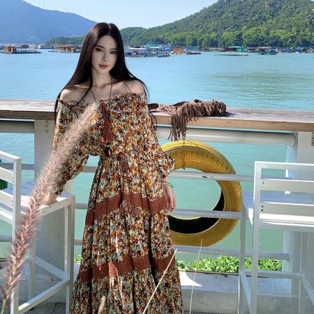 FA51784# 度假风露肩碎花裙复古长袖连衣裙大码遮肉波西米亚流苏裙 服裝批發女裝批發服飾貨源