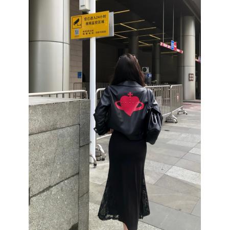 FA51794# 翻领印爱心复古机车黑色短款铆钉皮衣外套 服裝批發女裝批發服飾貨源