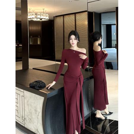 FA51798# 性感辣妹风斜领露肩修身连衣裙高级感绑带收腰气质长裙子 服裝批發女裝批發服飾貨源