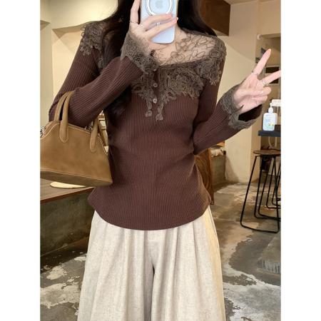 FA51863# 蕾丝纽扣拼接V领长袖t恤女冬季新款褶皱收腰显瘦温柔风打底衫上衣 服裝批發女裝批發服飾貨源