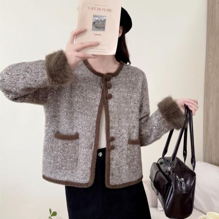 FA51896# 高端奢华超好看洋气时髦小个子炸街减龄别致独特驼色短外套 服裝批發女裝批發服飾貨源