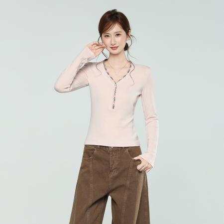 FA51970# 粉色格子v领正肩长袖t恤女秋冬季修身新款内搭打底衫上衣 服裝批發女裝批發服飾貨源