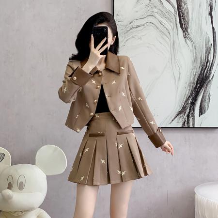 FA52064# 秋季轻奢气质蜜蜂时尚套装女装新款高级外套百褶裙炸街两件套  服裝批發女裝批發服飾貨源