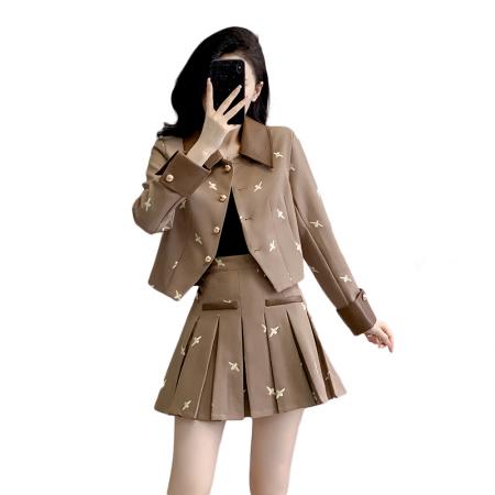 FA52064# 秋季轻奢气质蜜蜂时尚套装女装新款高级外套百褶裙炸街两件套  服裝批發女裝批發服飾貨源