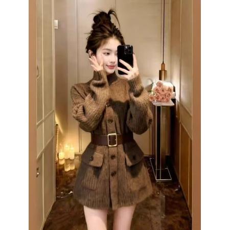 FA52190# 美拉德风棕色立领针织连衣裙女秋冬季收腰高级感气质毛衣裙子  服裝批發女裝批發服飾貨源