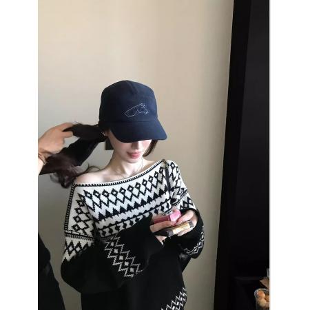 软糯羊毛纱斜肩老钱撞色提花针织衫  服裝批發女裝批發服飾貨源