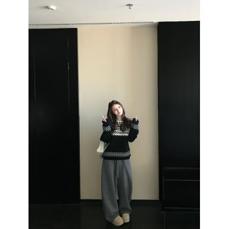 软糯羊毛纱斜肩老钱撞色提花针织衫  服裝批發女裝批發服飾貨源