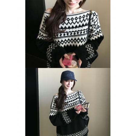 软糯羊毛纱斜肩老钱撞色提花针织衫  服裝批發女裝批發服飾貨源