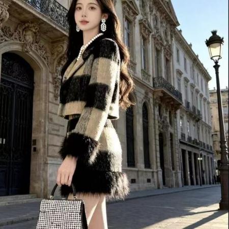 格子小香风套装女冬季新款小个子加棉加厚毛呢短外套半身裙两件套  服裝批發女裝批發服飾貨源