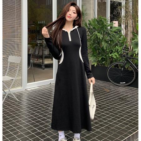 黑色拼接中长款连帽卫衣裙女春秋...