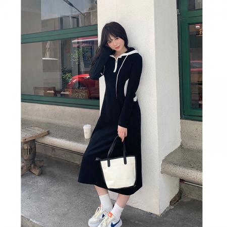 黑色拼接中长款连帽卫衣裙女春秋季新款修身显瘦设计感连衣裙  服裝批發女裝批發服飾貨源