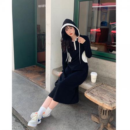 黑色拼接中长款连帽卫衣裙女春秋季新款修身显瘦设计感连衣裙  服裝批發女裝批發服飾貨源