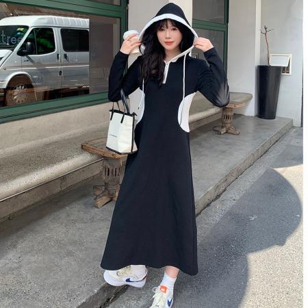 黑色拼接中长款连帽卫衣裙女春秋季新款修身显瘦设计感连衣裙  服裝批發女裝批發服飾貨源