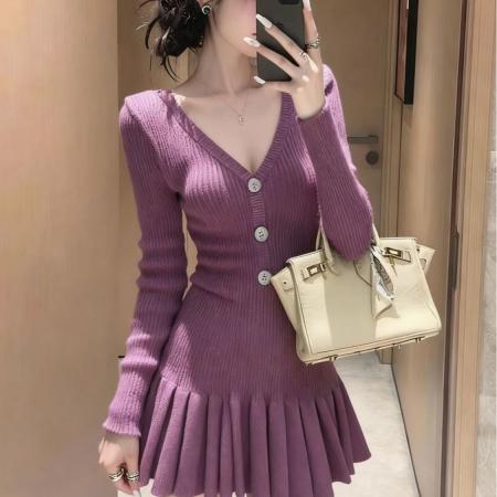 FA52339# 法式v领白色针织连衣裙子女秋冬季新款小个子气质收腰a字短裙  服裝批發女裝批發服飾貨源