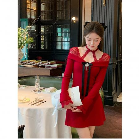 FA52342# 法式绝美气质挂脖露肩蕾丝连衣裙女秋冬新款性感新年红色收腰短裙  服裝批發女裝批發服飾貨源