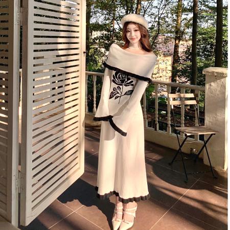 FA52344# 大圆领围脖花朵羊毛针织连衣裙女冬喇叭袖收腰A型修身长裙子  服裝批發女裝批發服飾貨源