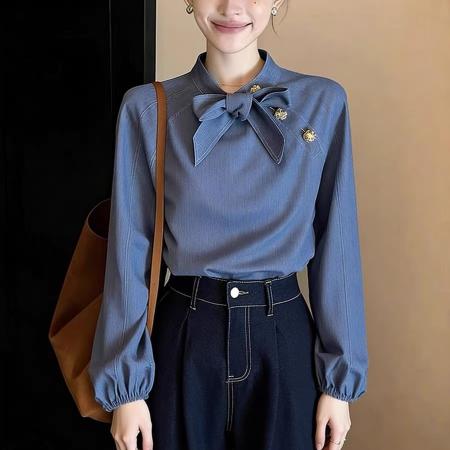 FA52364# 今年流行的漂亮小衫高级感轻奢减龄洋气设计感小众蓝色衬衫早春女  服裝批發女裝批發服飾貨源