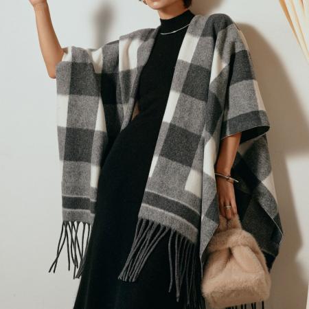 FA52438# 秋冬保暖针织格纹流苏围巾长款外搭披风美拉德女针织披风  服裝批發女裝批發服飾貨源