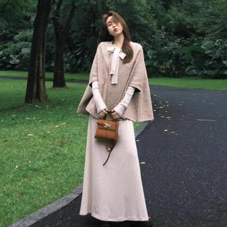 FA52456# 秋冬减龄气质连衣裙+韩版小香风斗篷呢子外套