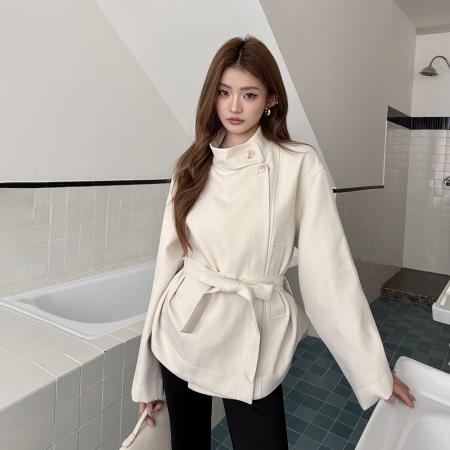 秋冬新款立领短款风衣女腰带收腰宽松英伦风廓形外套女潮