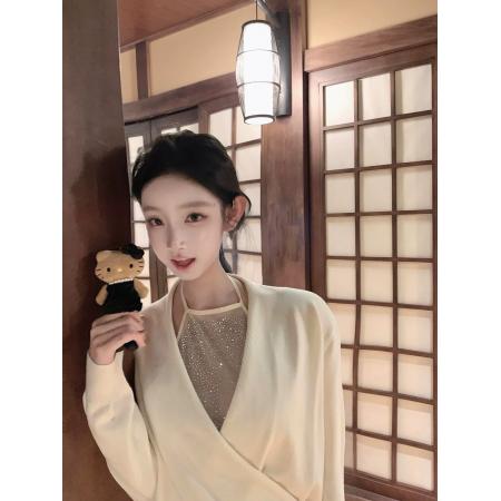 热狗很辣首尔恋人亮片挂脖设计感针织包臀连衣裙短裙