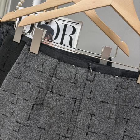 秋冬新款法式小香风亮片格纹刺绣毛呢半身裙百搭高级感短裙