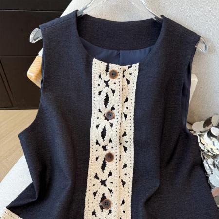 FA52646# 洋气刺绣花边拼接无袖小香风马甲女早秋款复古叠穿百搭坎肩  服裝批發女裝批發服飾貨源