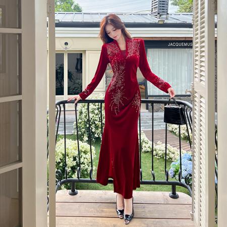 FA52676# 视频秋季时尚v领烫钻长裙包臀连衣裙  服裝批發女裝批發服飾貨源