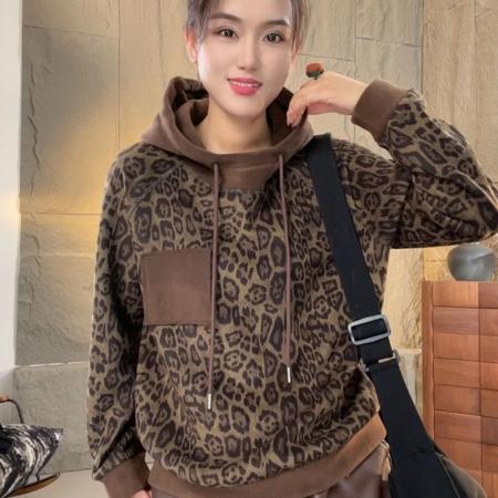 FA52778# 秋冬季时尚卫衣女连帽减龄豹纹上衣休闲新款慵懒显瘦遮肚外套  服裝批發女裝批發服飾貨源