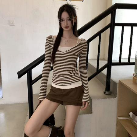FA52855# 咖色假两件u领条纹长袖t恤女早秋季新款修身内搭打底短款上衣  服裝批發女裝批發服飾貨源