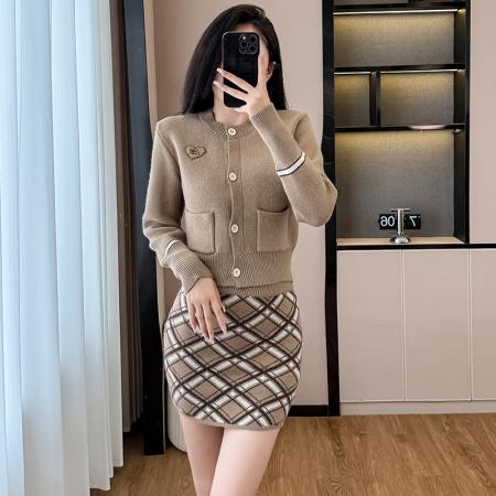 FA52897# 套装女秋季新款美拉德短款修身针织开衫吊带背心高腰格纹半裙  服裝批發女裝批發服飾貨源