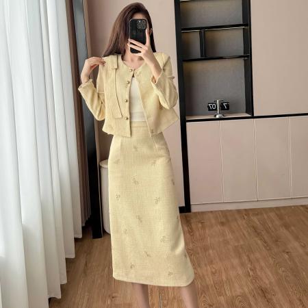 FA52898# 秋季两件套法式气质感小众设计师蝴蝶结珠片重工小香风套装  服裝批發女裝批發服飾貨源