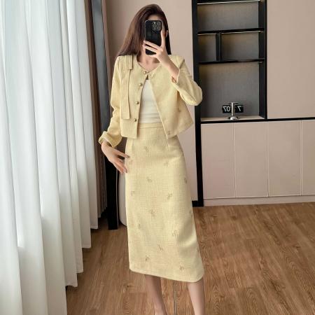 FA52898# 秋季两件套法式气质感小众设计师蝴蝶结珠片重工小香风套装  服裝批發女裝批發服飾貨源