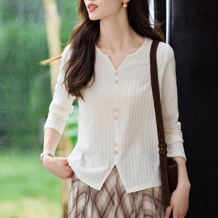 FA53044# 春季新款肌理感压花法式T恤女设计感开叉长袖正肩上衣  服裝批發女裝批發服飾貨源