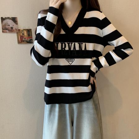 FA53125# 大码女装早春新款V领字母刺绣条纹长袖薄款针织衫 服裝批發女裝批發服飾貨源