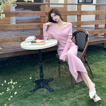 FA53141# 纯欲修身法式气质御姐收腰包臀粉色针织连衣裙V领内搭打底长裙 服裝批發女裝批發服飾貨源