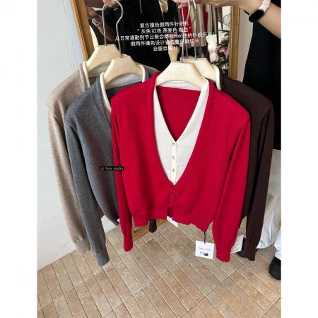 FA53163# 圣诞新年氛围感假两件V领针织开衫女秋冬款红色长袖通勤毛衣外套 服裝批發女裝批發服飾貨源