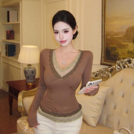 FA53350# 蕾丝拼接假两件V领T恤女韩系气质修身设计感打底上衣 服裝批發女裝批發服飾貨源